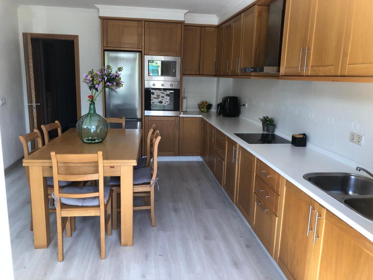 Vivienda Amplia Y Luminosa A Escasos Metros De La Playa De Cangas. Ngoại thất bức ảnh
