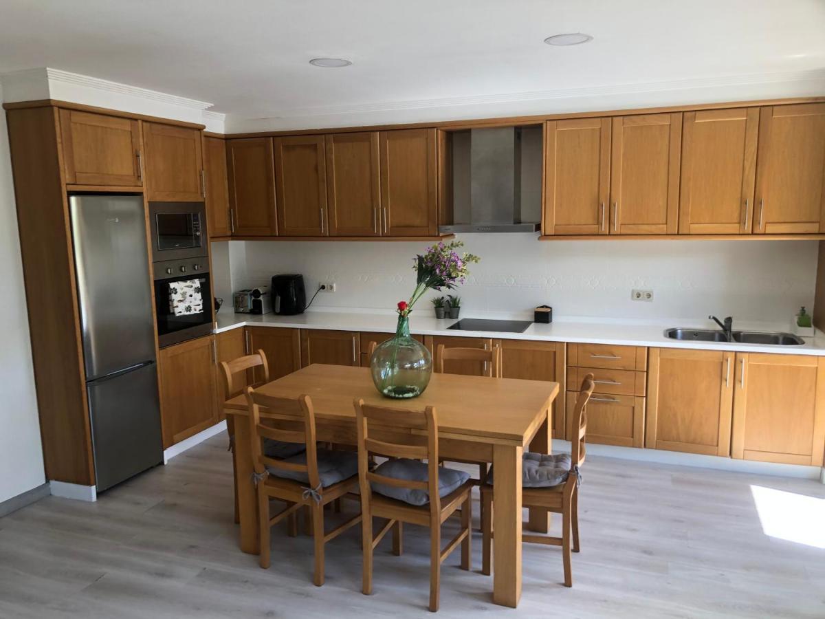Vivienda Amplia Y Luminosa A Escasos Metros De La Playa De Cangas. Ngoại thất bức ảnh