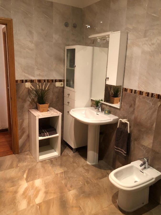 Vivienda Amplia Y Luminosa A Escasos Metros De La Playa De Cangas. Ngoại thất bức ảnh