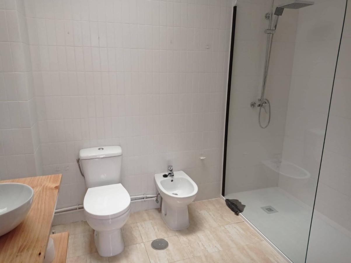 Vivienda Amplia Y Luminosa A Escasos Metros De La Playa De Cangas. Ngoại thất bức ảnh