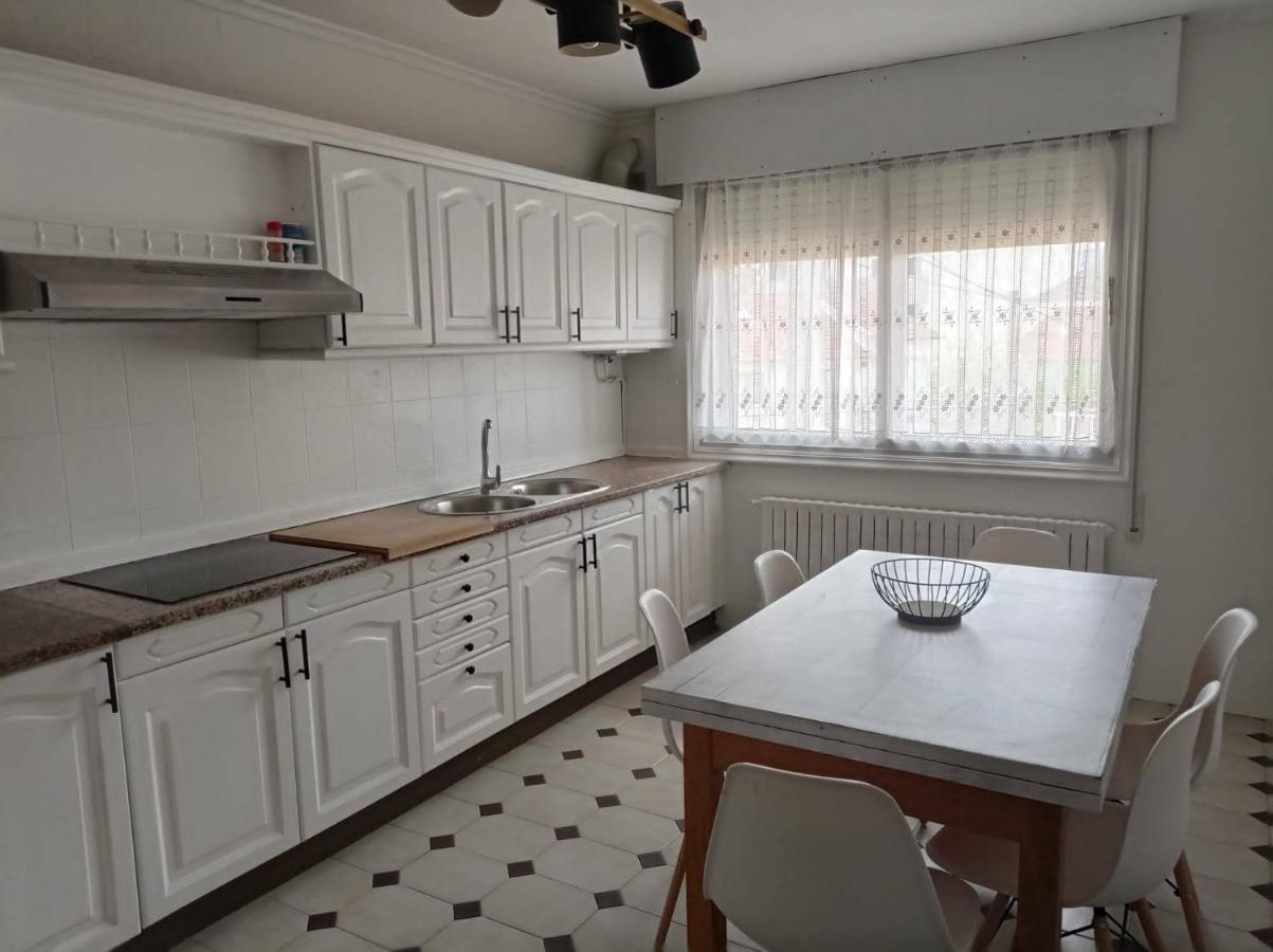 Vivienda Amplia Y Luminosa A Escasos Metros De La Playa De Cangas. Ngoại thất bức ảnh